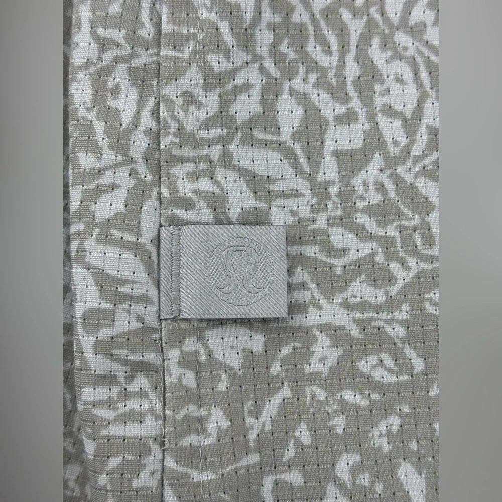 Lululemon | Airing Easy Shirt | Crunch Max Vapor Seal Grey | Men‎ XL - Picture 7 of 10